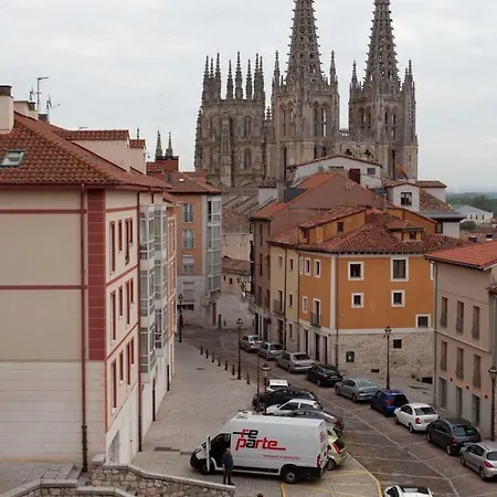 Comodo Y Muy Bonito, Appartement Burgo