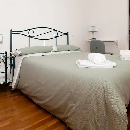 Comodo Y Muy Bonito, Appartement Burgo