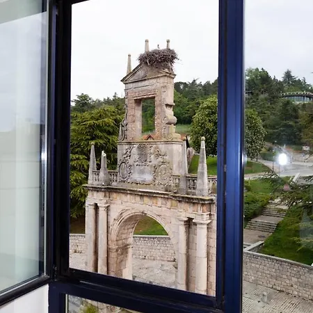 Comodo Y Muy Bonito, Appartement Burgo