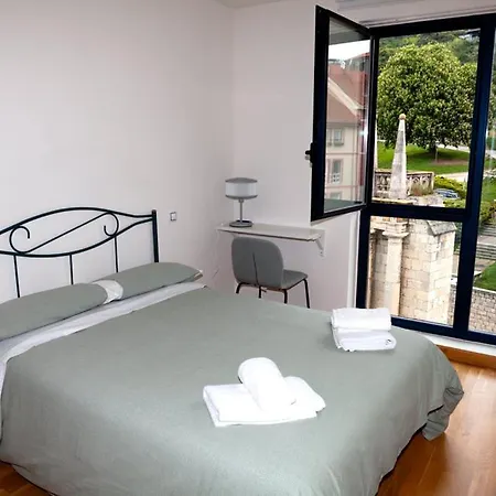 Comodo Y Muy Bonito, * Burgos
